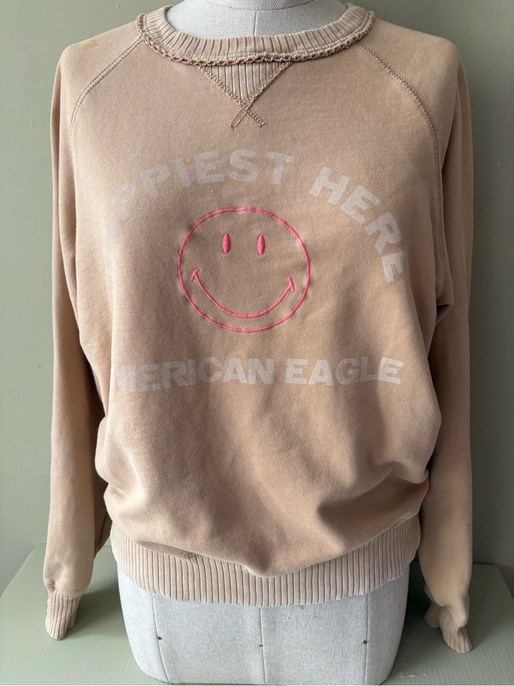 American Eagle Outfitters WomensTan smileyface Crewneck Sweatshirt Sz XS
